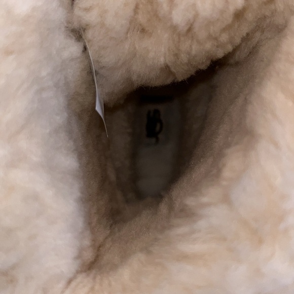 Ugg Adirondack lll Boots Size 8.5 NWT - Picture 15 of 15